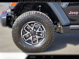 Jeep Gladiator Shadow Ops 4x4 2026 — side view