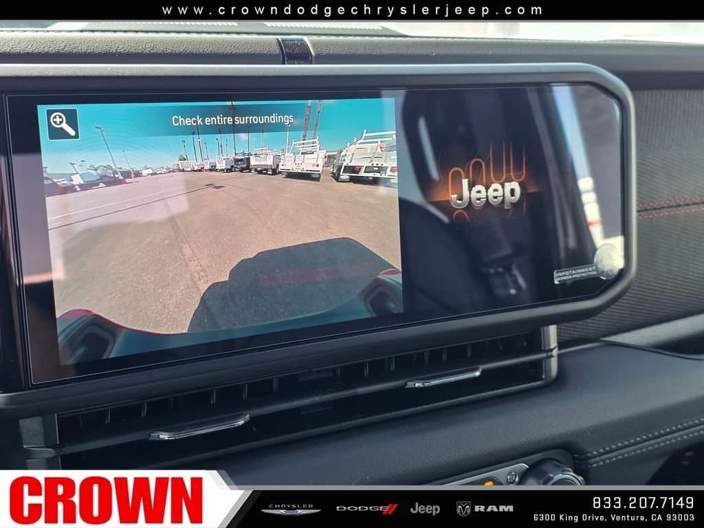 Jeep Gladiator Shadow Ops 4x4 2026 — side view