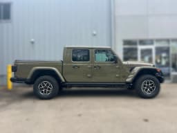 Jeep Gladiator Rubicon X 4x4 2026 — side view