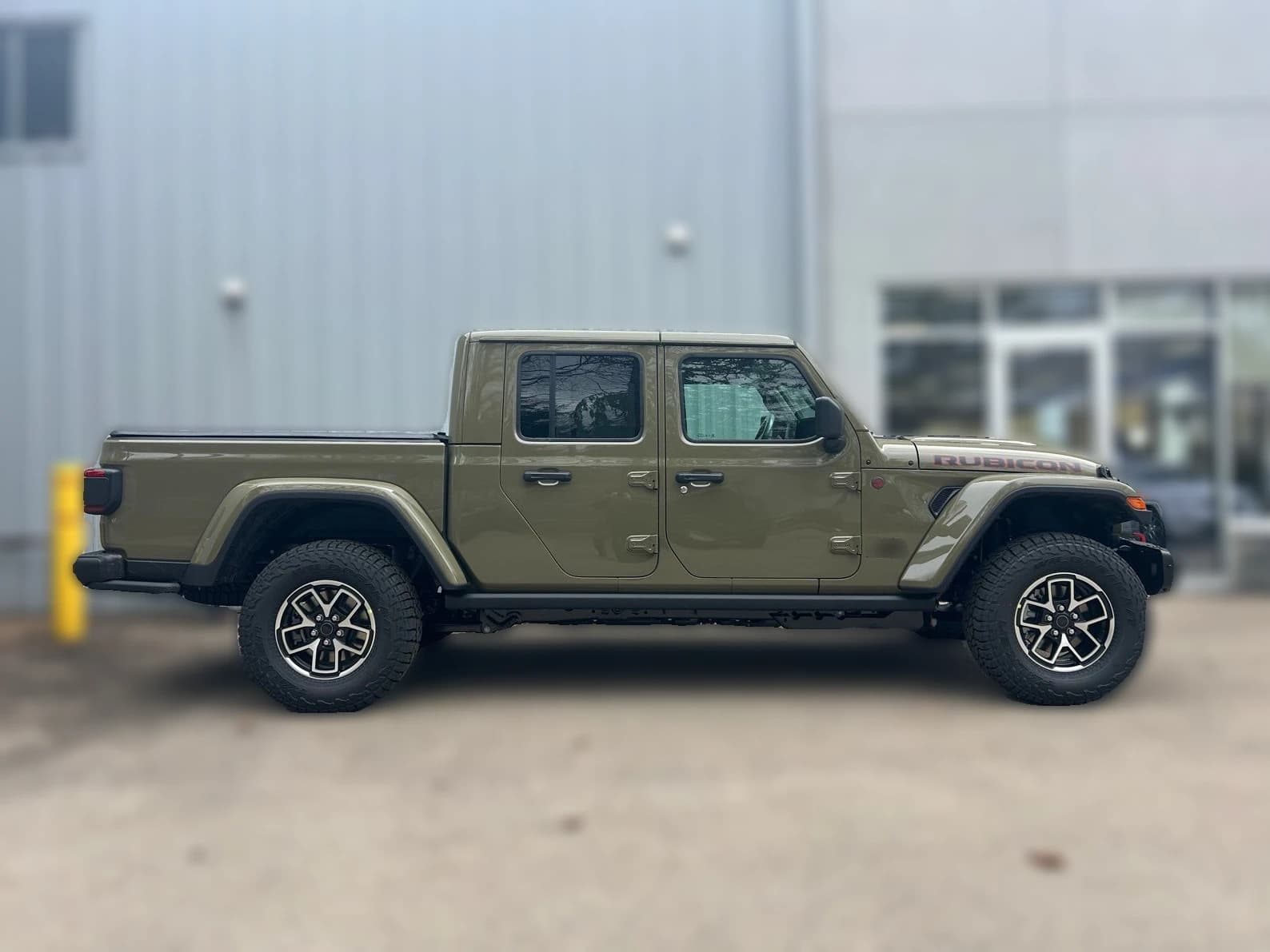 Jeep Gladiator Rubicon X 4x4 2026 — side view