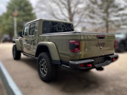 Jeep Gladiator Rubicon X 4x4 2026 — side view