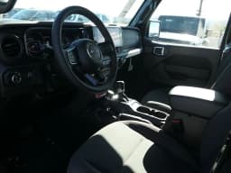 Jeep Gladiator Rubicon 4x4 2026 — side view