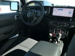 Jeep Gladiator Rubicon 4x4 2026 — side view