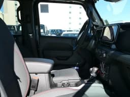 Jeep Gladiator Rubicon 4x4 2026 — side view