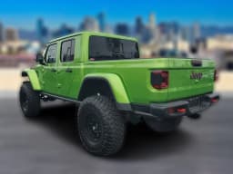 Jeep Gladiator Rubicon X 4x4 2026 — side view