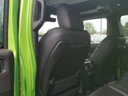 Jeep Gladiator Rubicon X 4x4 2026 — side view