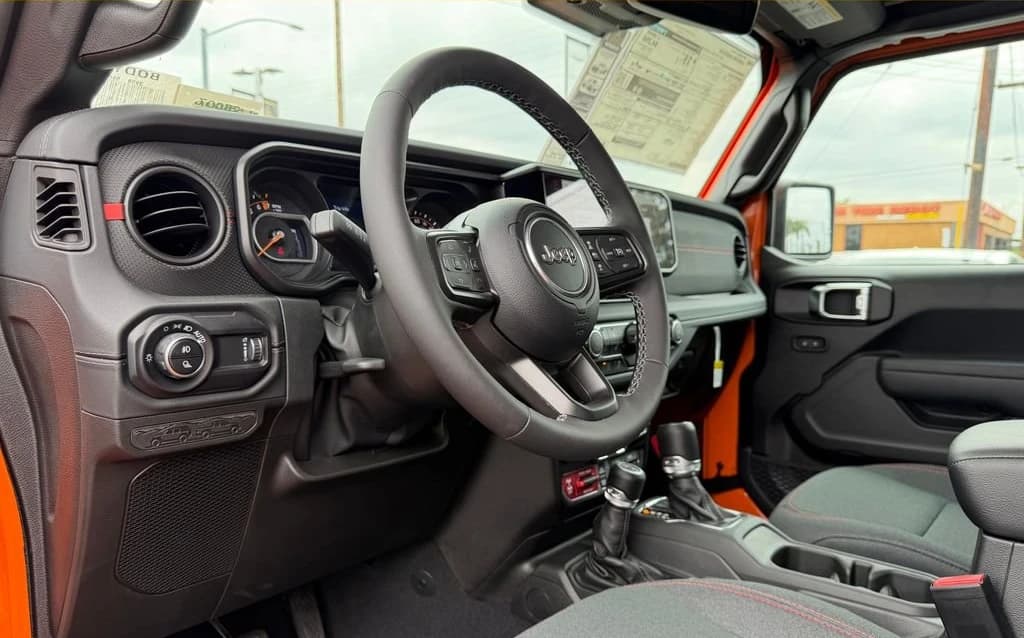 Jeep Gladiator Rubicon 4x4 2025 — side view