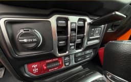 Jeep Gladiator Rubicon 4x4 2025 — side view