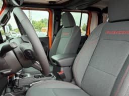 Jeep Gladiator Rubicon 4x4 2025 — side view