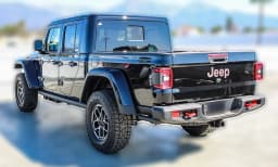 Jeep Gladiator Rubicon X 4x4 2026 — side view
