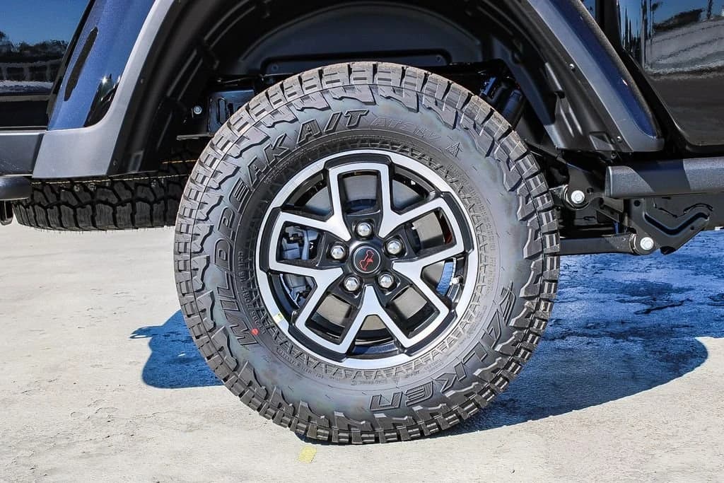Jeep Gladiator Rubicon X 4x4 2026 — side view