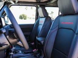 Jeep Gladiator Rubicon X 4x4 2026 — side view