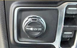 Jeep Gladiator Rubicon X 4x4 2025 — side view