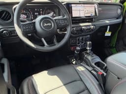 Jeep Gladiator Rubicon X 4x4 2025 — side view