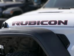 Jeep Gladiator Rubicon 4x4 2026 — side view