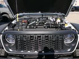 Jeep Gladiator Rubicon 4x4 2026 — side view