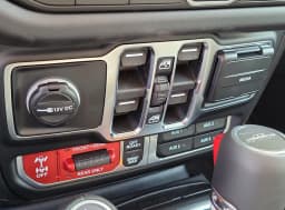 Jeep Gladiator Rubicon 4x4 2026 — side view