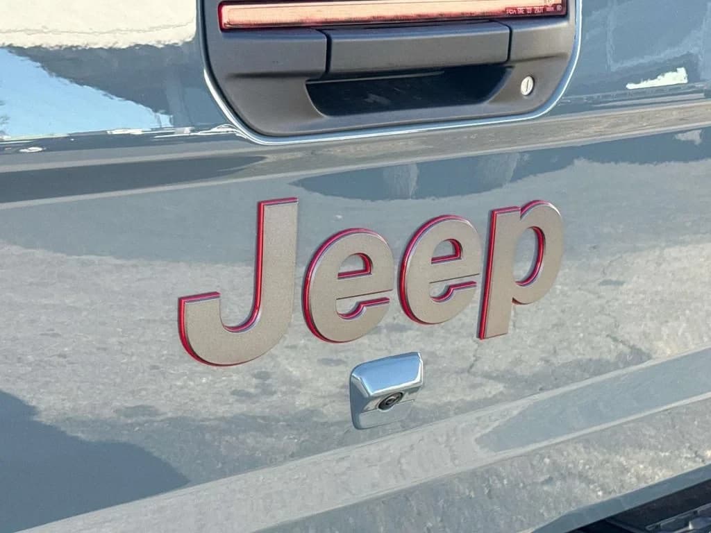 Jeep Gladiator Rubicon X 4x4 2026 — side view
