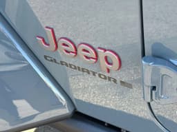 Jeep Gladiator Rubicon X 4x4 2026 — side view