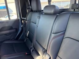 Jeep Gladiator Rubicon X 4x4 2026 — side view