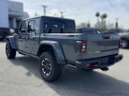 Jeep Gladiator Rubicon X 4x4 2026 — side view