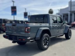 Jeep Gladiator Rubicon X 4x4 2026 — side view