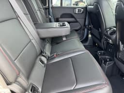 Jeep Gladiator Rubicon X 4x4 2026 — side view