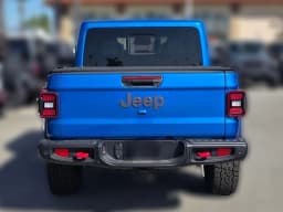 Jeep Gladiator Rubicon X 4x4 2026 — side view
