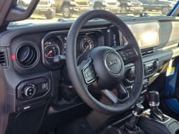Jeep Gladiator Rubicon X 4x4 2026 — side view