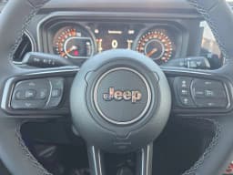 Jeep Gladiator Rubicon X 4x4 2026 — side view