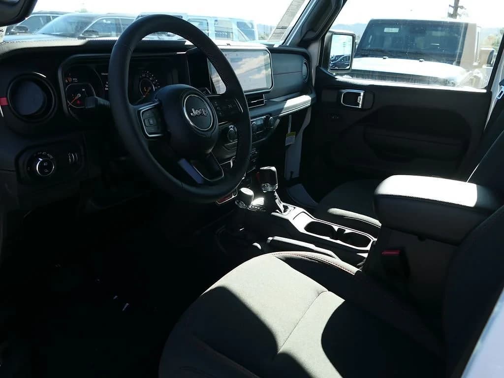 Jeep Gladiator Rubicon 4x4 2026 — side view