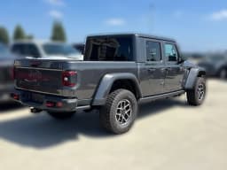 Jeep Gladiator Rubicon 4x4 2026 — side view