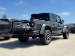Jeep Gladiator Rubicon 4x4 2026 — side view