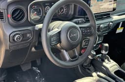Jeep Gladiator Rubicon 4x4 2026 — side view