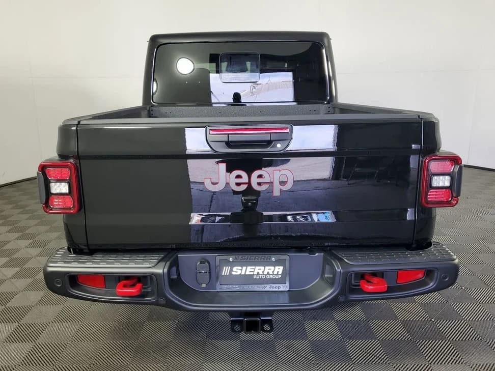 Jeep Gladiator Rubicon X 4x4 2026 — side view