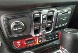 Jeep Gladiator Rubicon X 4x4 2026 — side view