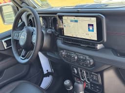 Jeep Gladiator Rubicon X 4x4 2026 — side view
