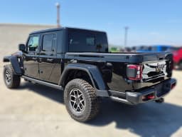 Jeep Gladiator Rubicon X 4x4 2026 — side view