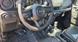 Jeep Gladiator Rubicon X 4x4 2026 — side view