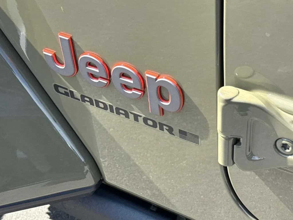 Jeep Gladiator Mojave X 4x4 2026 — side view