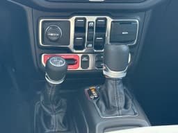 Jeep Gladiator Mojave X 4x4 2026 — side view