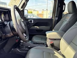 Jeep Gladiator Mojave X 4x4 2026 — side view