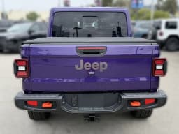 Jeep Gladiator Mojave X 4x4 2026 — side view