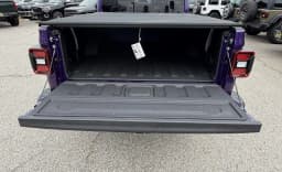 Jeep Gladiator Mojave X 4x4 2026 — side view