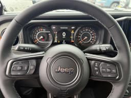 Jeep Gladiator Mojave X 4x4 2026 — side view
