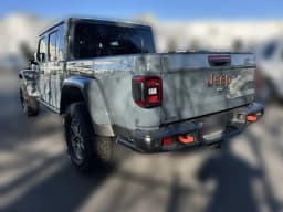 Jeep Gladiator Mojave X 4x4 2026 — side view