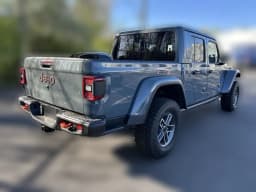 Jeep Gladiator Mojave X 4x4 2026 — side view