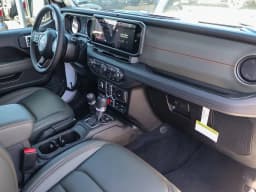 Jeep Gladiator Mojave 4x4 2026 — side view
