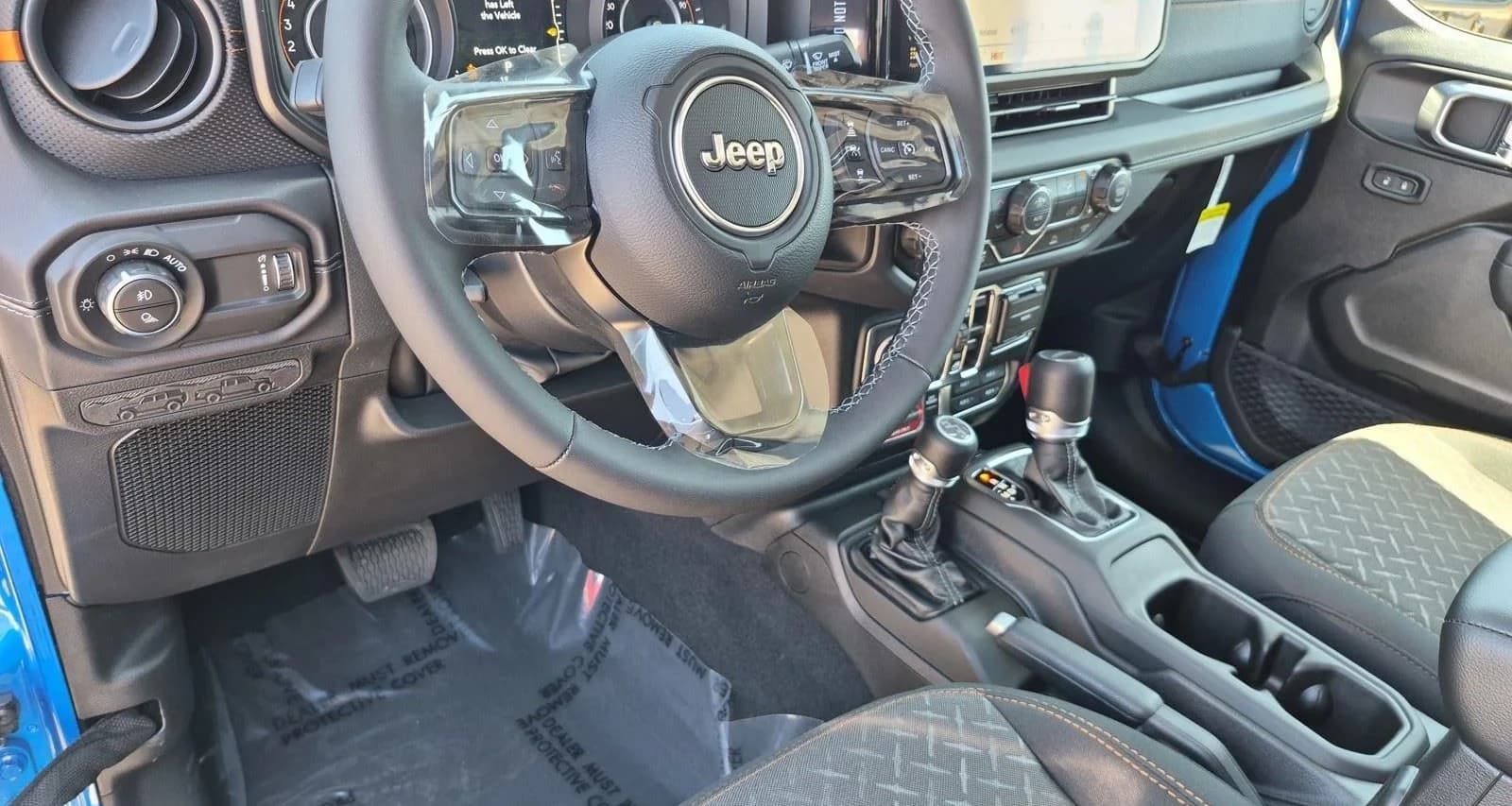 Jeep Gladiator Mojave 4x4 2026 — side view
