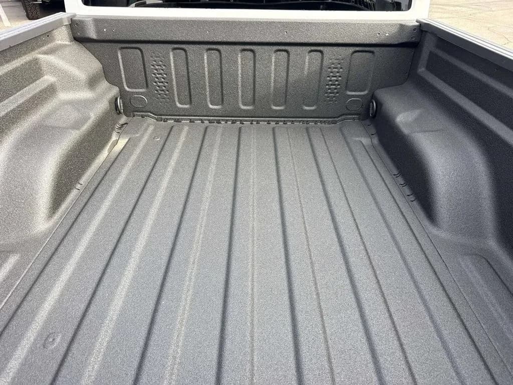 Jeep Gladiator Mojave 4x4 2026 — side view